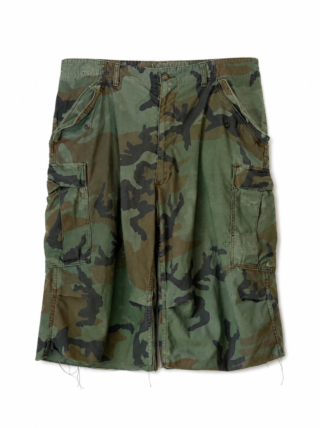 Vintage smoked out camo shorts size 40